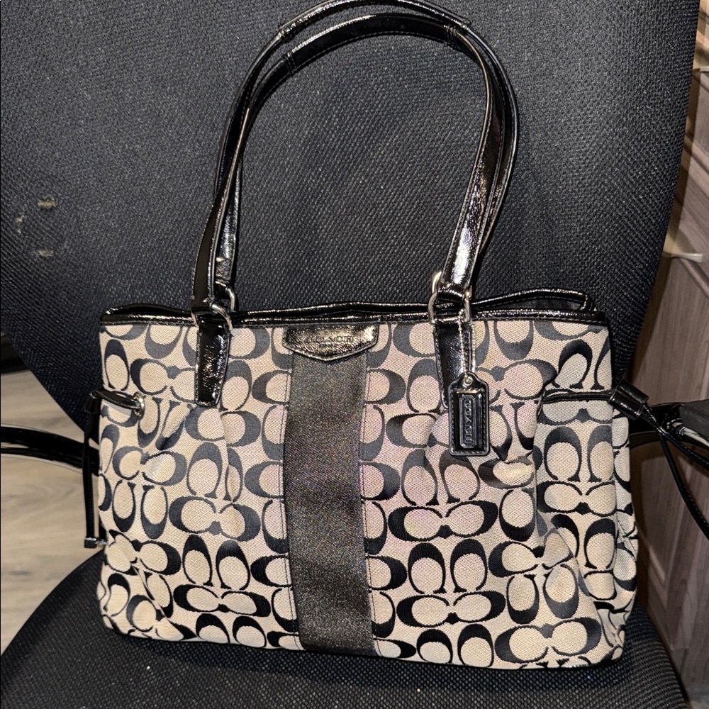 Coach Black and Cream Shoulder Bag